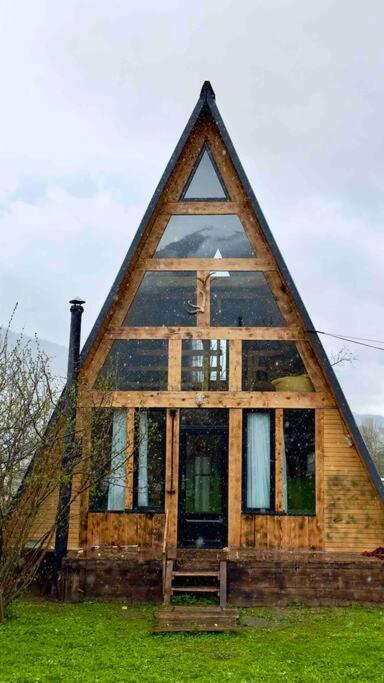 A-Frame Mestia Buitenkant foto