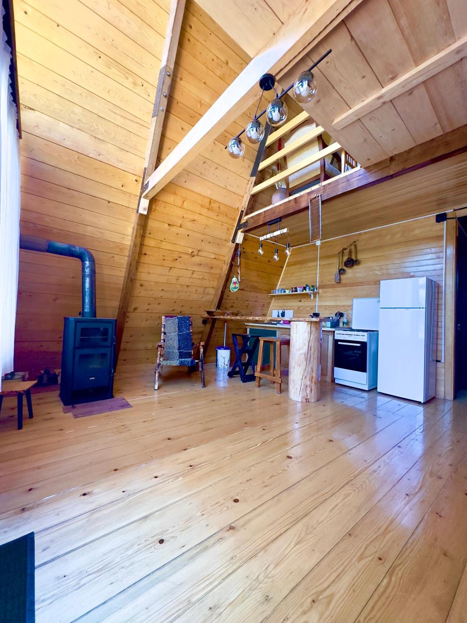 A-Frame Mestia Buitenkant foto